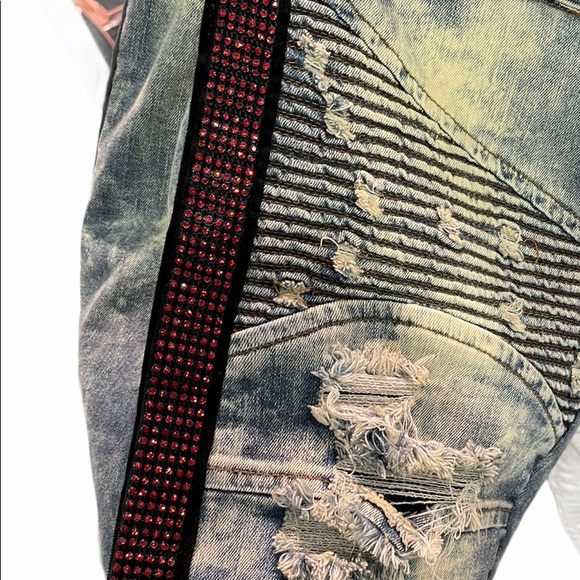 Distressed Side Stone Jean Shorts - Picture 6 of 13